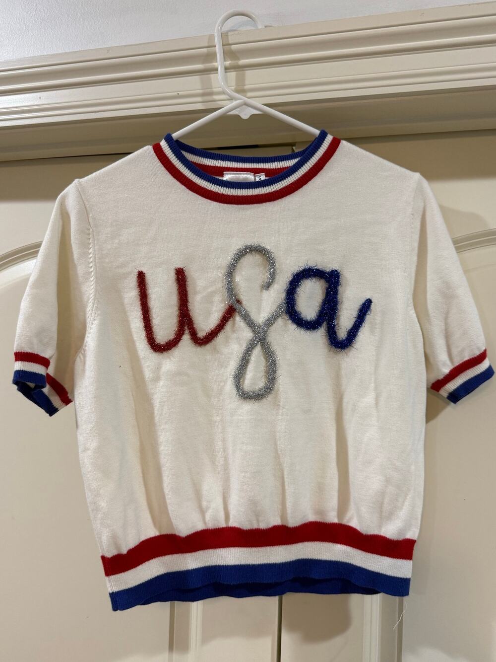 Queen of Sparkles USA Cursive Knit Sweater Top Womens Small Short Sleeve